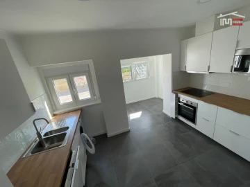 Apartamento T2 para Arrendamento em Seixal, Arrentela e Aldeia de Paio Pires