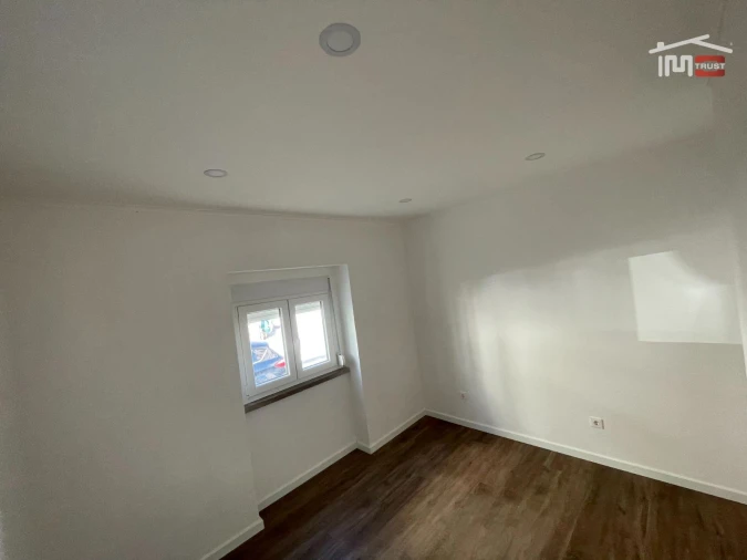 Apartamento T2 para Arrendamento em Seixal, Arrentela e Aldeia de Paio Pires Foto 3