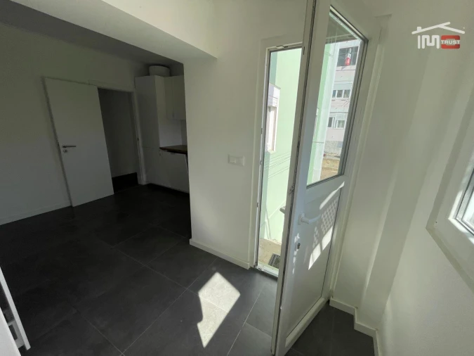 Apartamento T2 para Arrendamento em Seixal, Arrentela e Aldeia de Paio Pires Foto 18