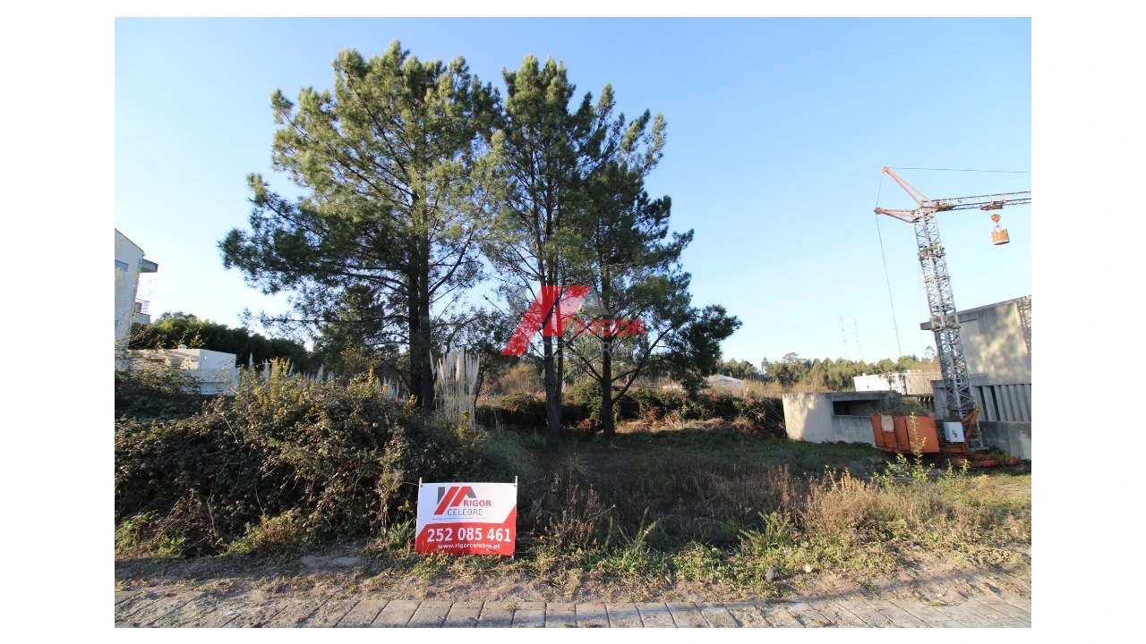 Terreno para Venda em Ermesinde Foto 1