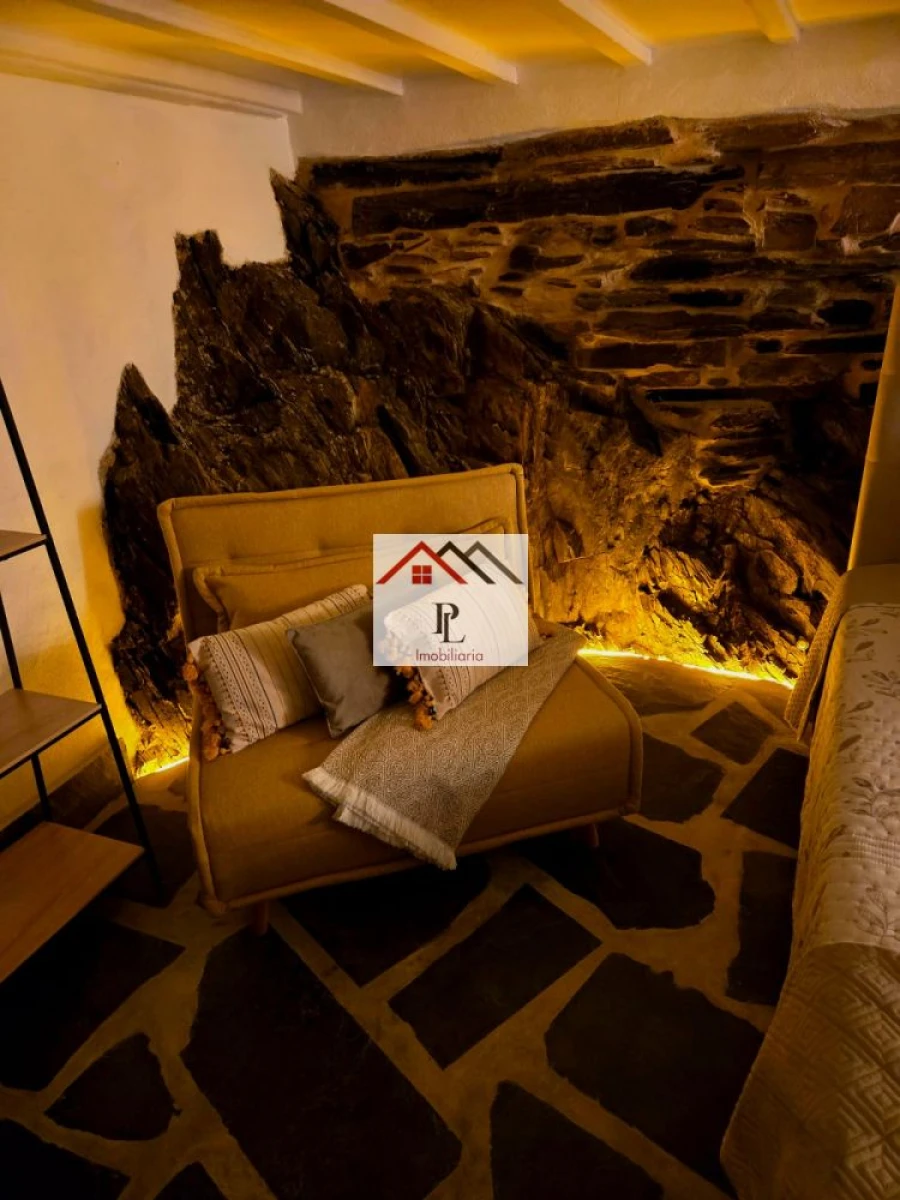 Moradia T2 para Venda em Piodão Foto 9