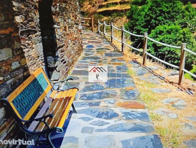 Moradia T2 para Venda em Piodão Foto 3