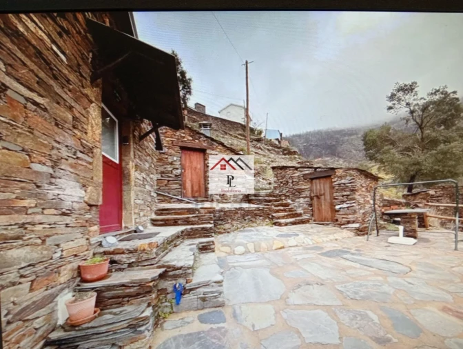 Moradia T2 para Venda em Piodão Foto 42