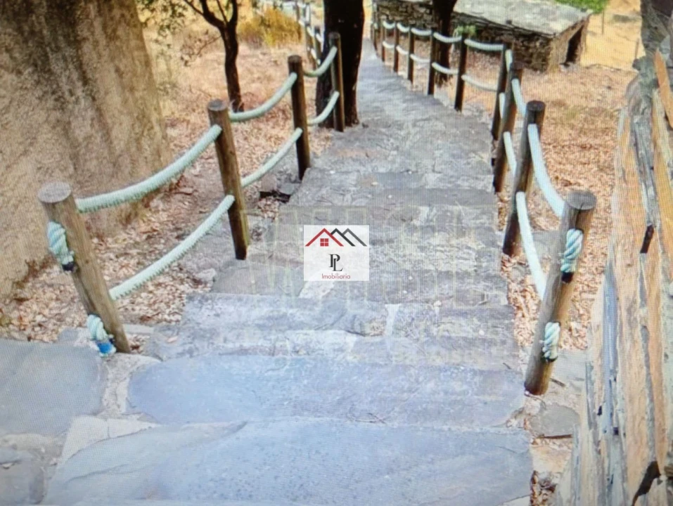 Moradia T2 para Venda em Piodão Foto 31