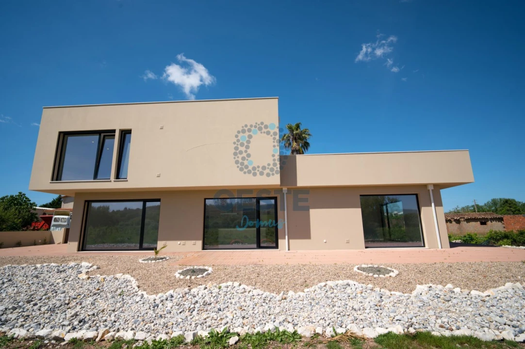 Moradia T4 para Venda em Vermelha Foto 3