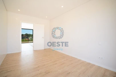 Moradia T4 para Venda em Vermelha