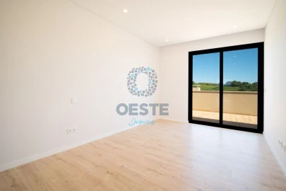 Moradia T4 para Venda em Vermelha