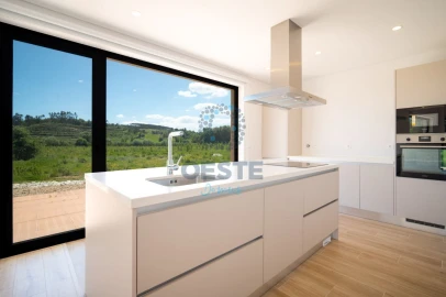 Moradia T4 para Venda em Vermelha