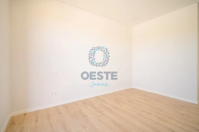 Moradia T4 para Venda em Vermelha