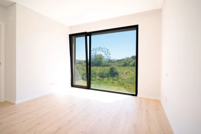 Moradia T4 para Venda em Vermelha