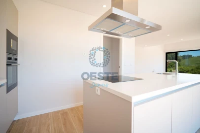 Moradia T4 para Venda em Vermelha