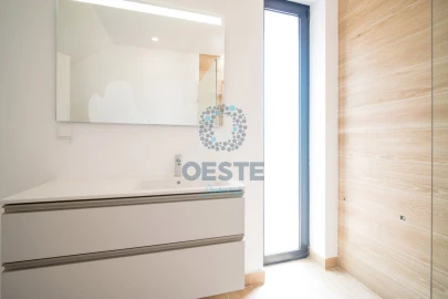 Moradia T4 para Venda em Vermelha