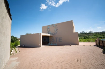 Moradia T4 para Venda em Vermelha