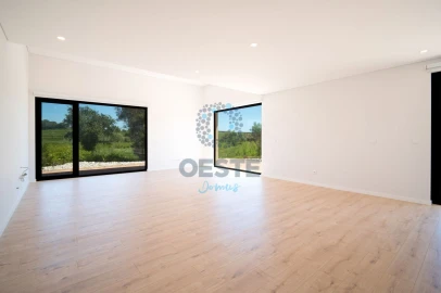 Moradia T4 para Venda em Vermelha