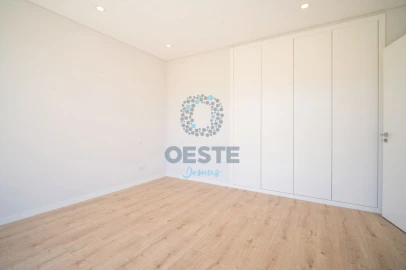 Moradia T4 para Venda em Vermelha