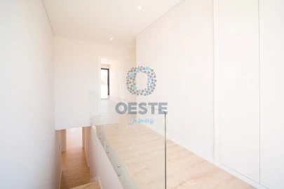 Moradia T4 para Venda em Vermelha