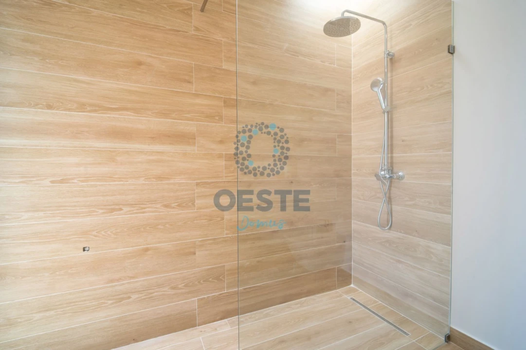 Moradia T4 para Venda em Vermelha Foto 34