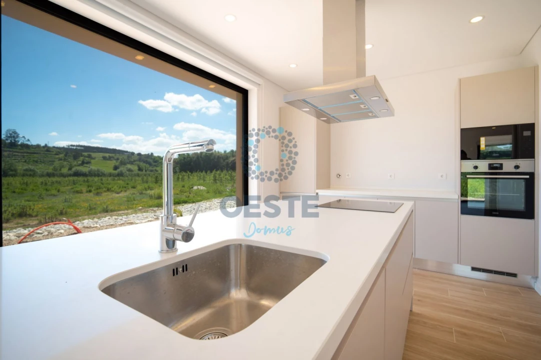 Moradia T4 para Venda em Vermelha Foto 17