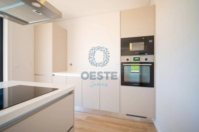 Moradia T4 para Venda em Vermelha Foto 16