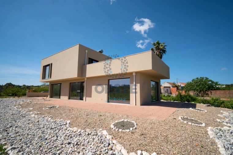 Moradia T4 para Venda em Vermelha Foto 4