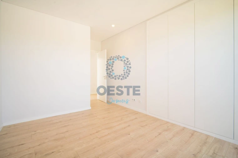 Moradia T4 para Venda em Vermelha Foto 52