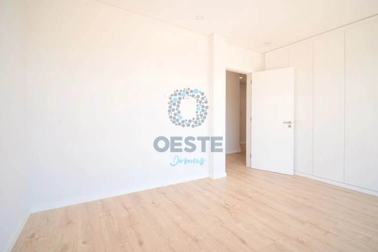 Moradia T4 para Venda em Vermelha Foto 28