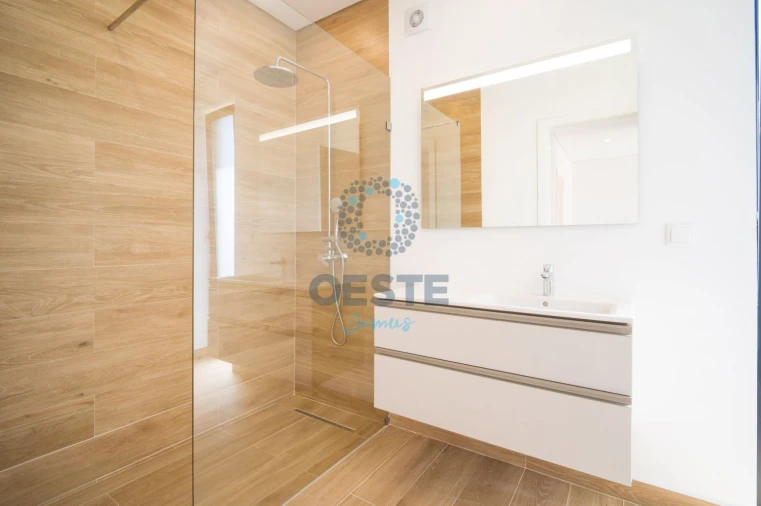 Moradia T4 para Venda em Vermelha Foto 46