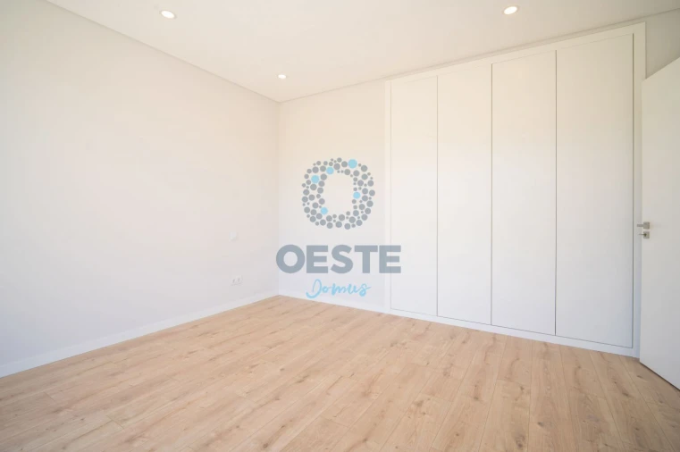 Moradia T4 para Venda em Vermelha Foto 45