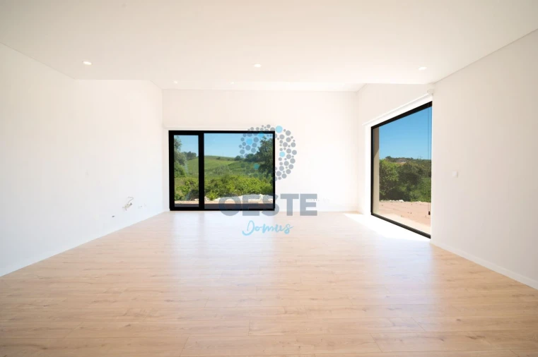 Moradia T4 para Venda em Vermelha Foto 12