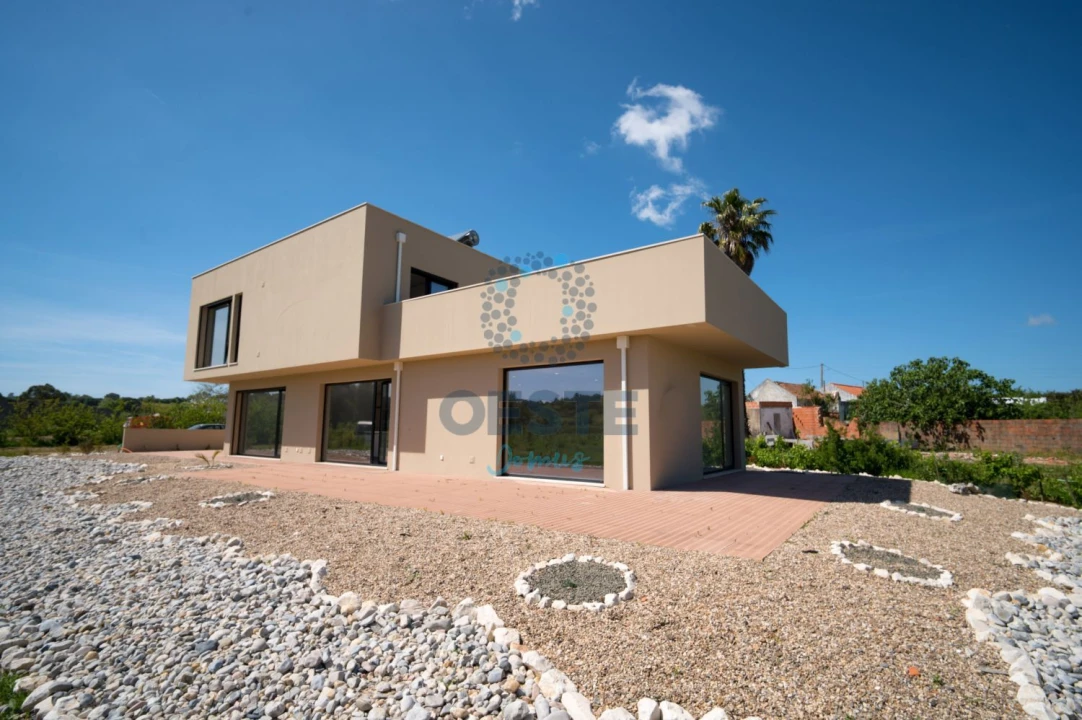 Moradia T4 para Venda em Vermelha Foto 4