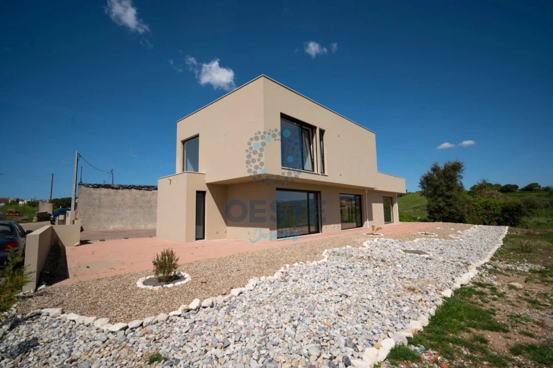 Moradia T4 para Venda em Vermelha Foto 2