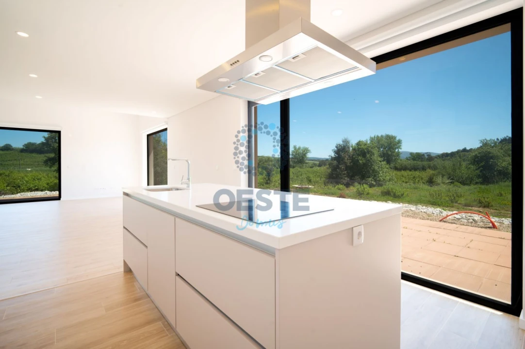 Moradia T4 para Venda em Vermelha Foto 1