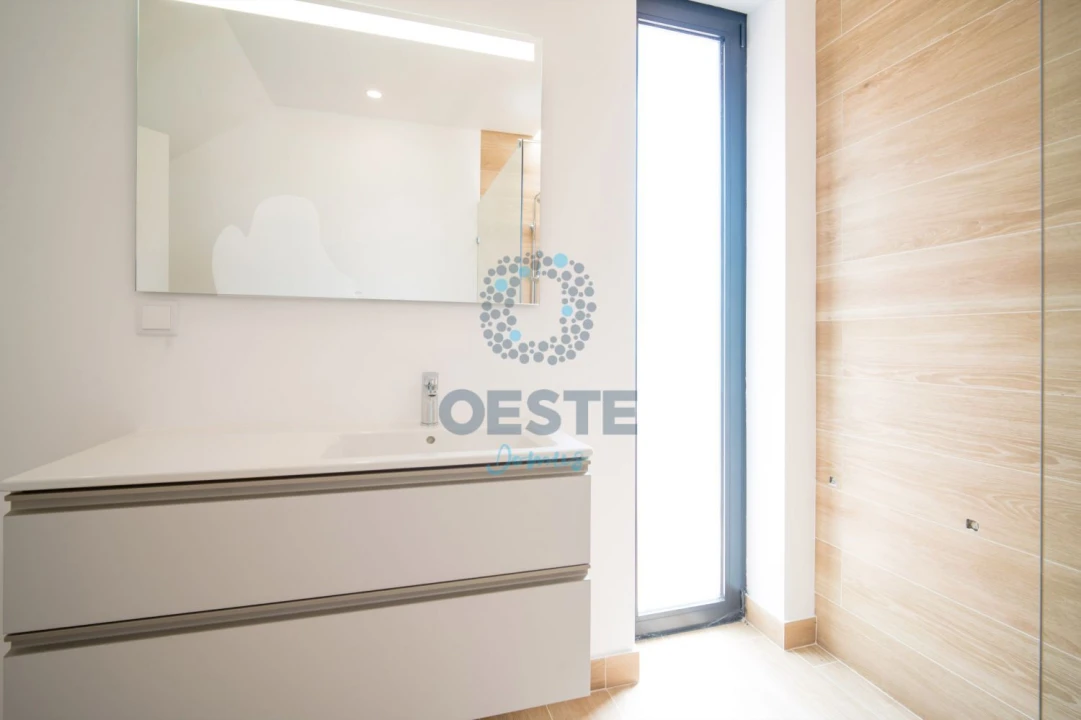 Moradia T4 para Venda em Vermelha Foto 32