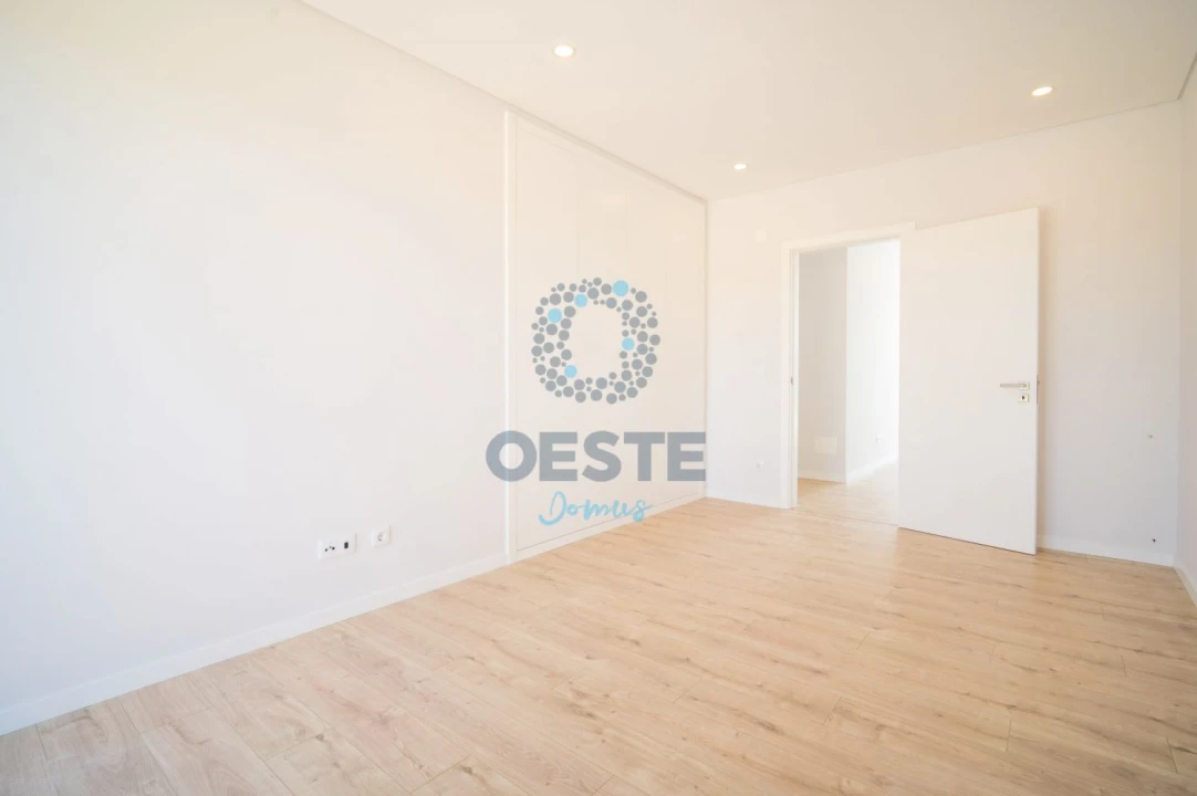 Moradia T4 para Venda em Vermelha Foto 39