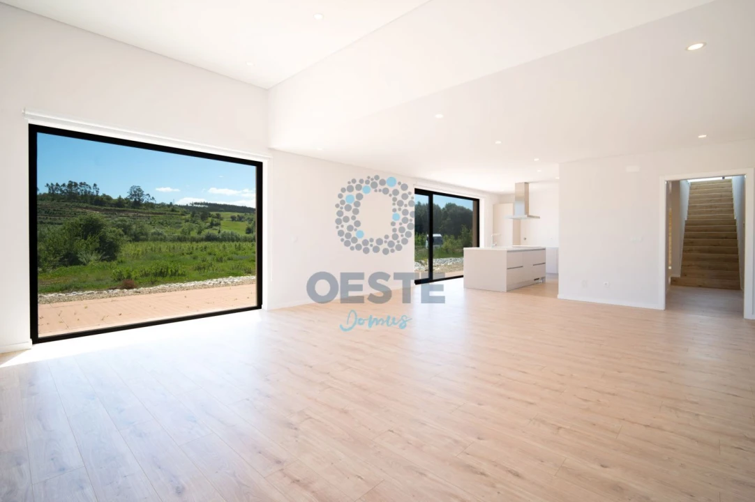 Moradia T4 para Venda em Vermelha Foto 9