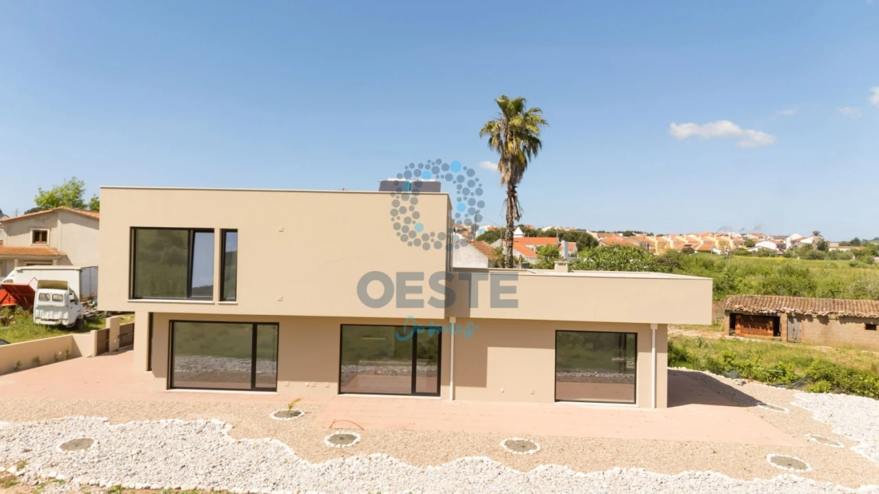 Moradia T4 para Venda em Vermelha Foto 6