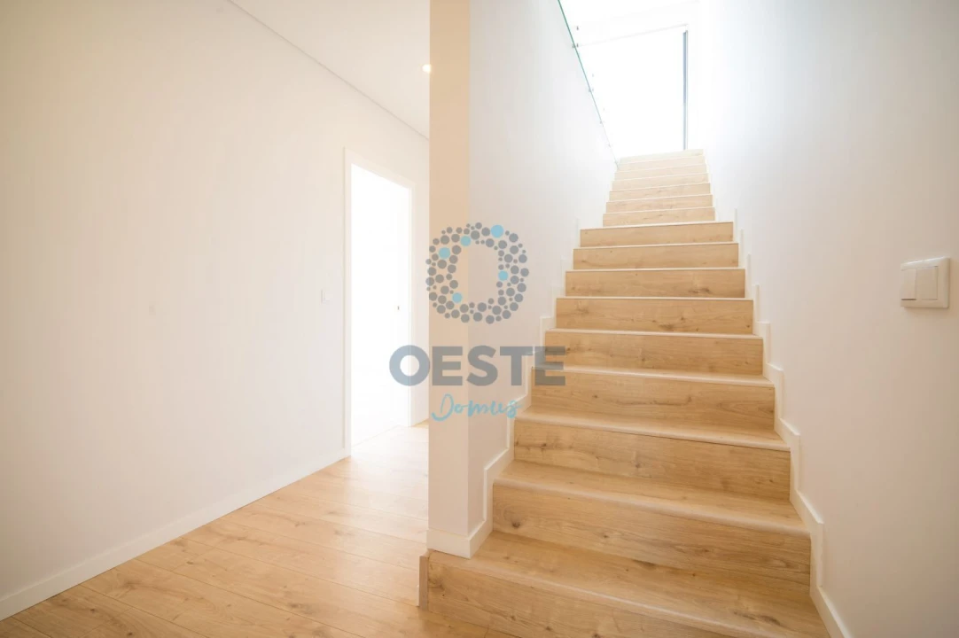 Moradia T4 para Venda em Vermelha Foto 24