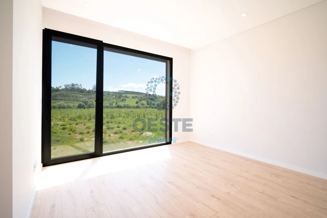 Moradia T4 para Venda em Vermelha Foto 42