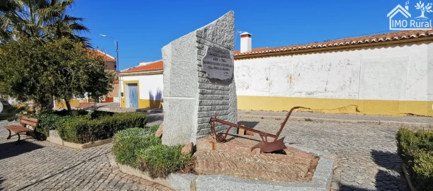 Moradia T1 para Venda em Barbacena e Vila Fernando