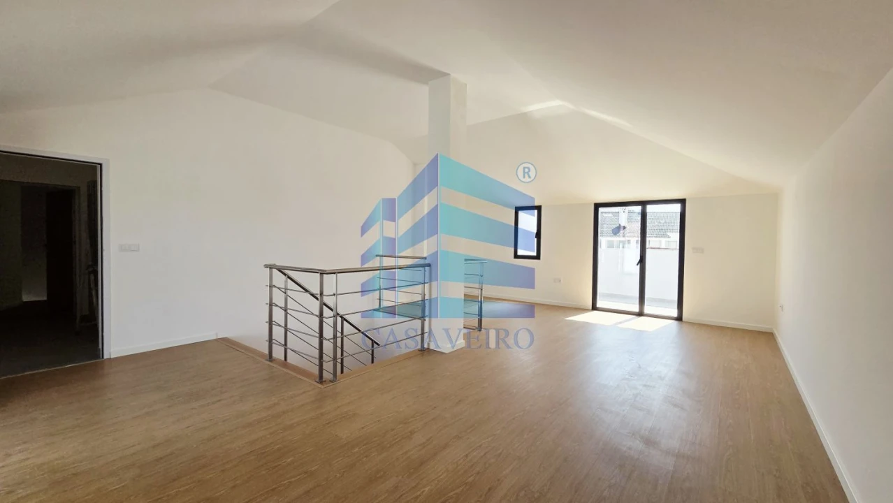 Apartamento T2 para Venda em Esgueira Foto 3