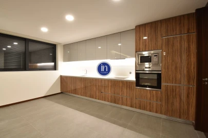 Apartamento T3 para Arrendamento em Vila Nova de Famalicão e Calendário