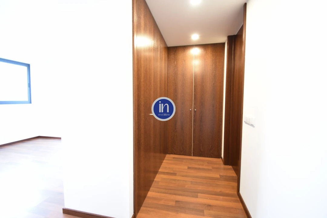 Apartamento T3 para Arrendamento em Vila Nova de Famalicão e Calendário Foto 6