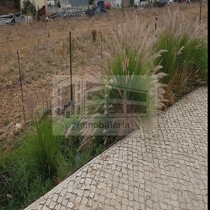 Terreno para Venda em Santo Antão e São Julião do Tojal Foto 1