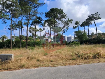 Terreno para Venda em Charneca de Caparica e Sobreda