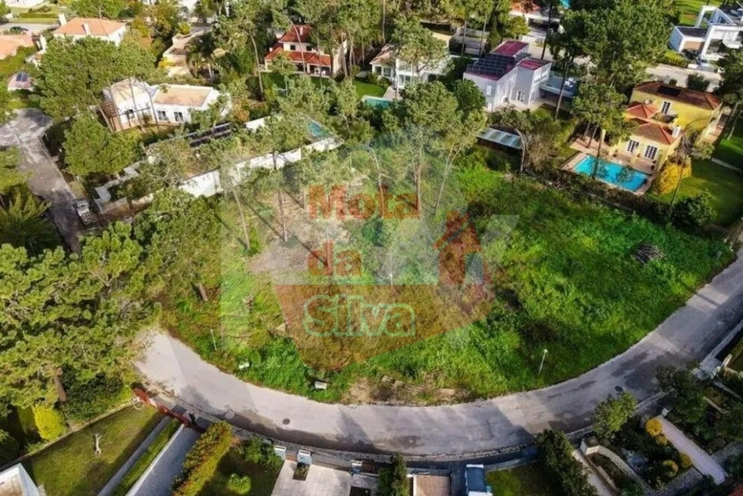 Terreno para Venda em Charneca de Caparica e Sobreda Foto 1