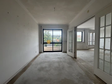 Apartamento T4 para Venda em Santo Antonio dos Olivais