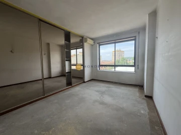 Apartamento T4 para Venda em Santo Antonio dos Olivais