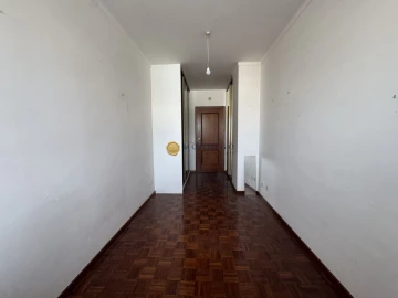 Apartamento T4 para Venda em Santo Antonio dos Olivais