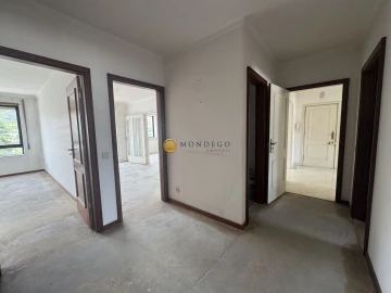 Apartamento T4 para Venda em Santo Antonio dos Olivais