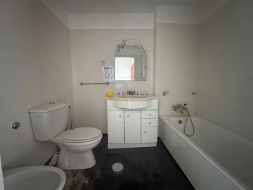 Apartamento T4 para Venda em Santo Antonio dos Olivais